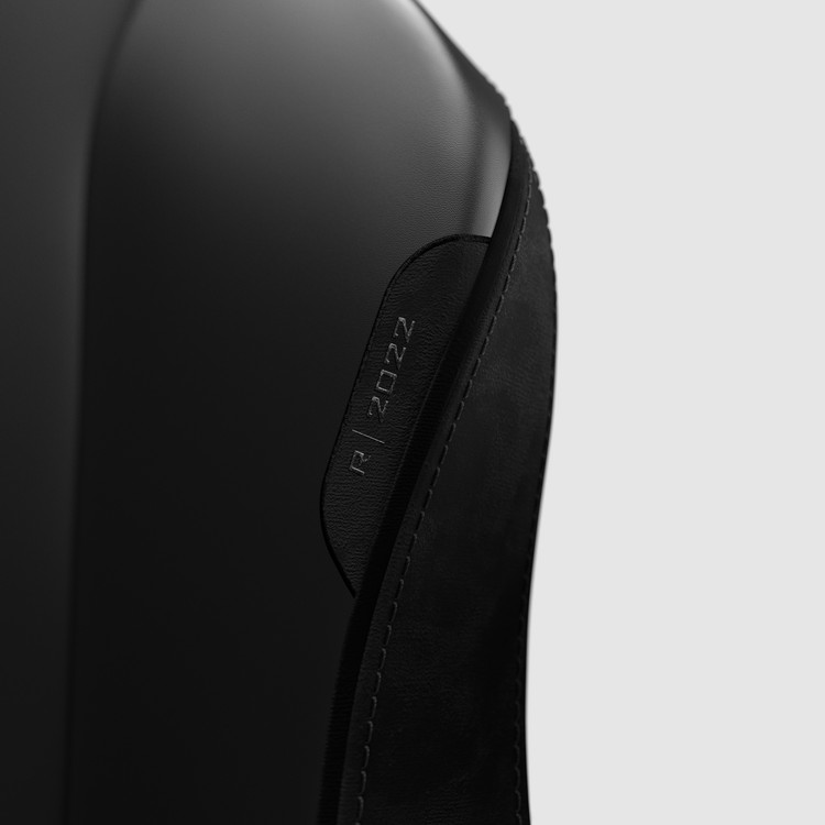 R22PU-Black_04.jpg